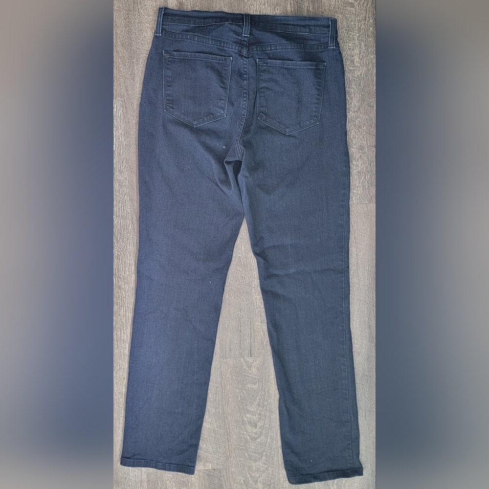 NYDJ Skinny Staight Leg Jean's Women's 4 Dark Wash Strech Denim Low-Mid Rise - Picture 2 of 15